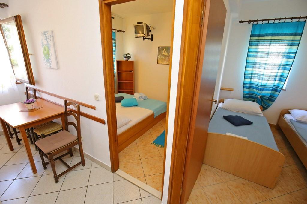 2 Bedroom Beautiful In Apartment Zadar