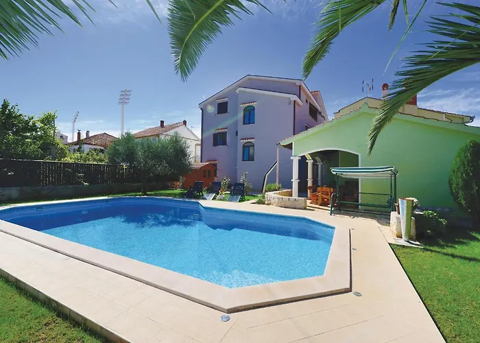 2 Bedroom Beautiful Apartment In Zadar