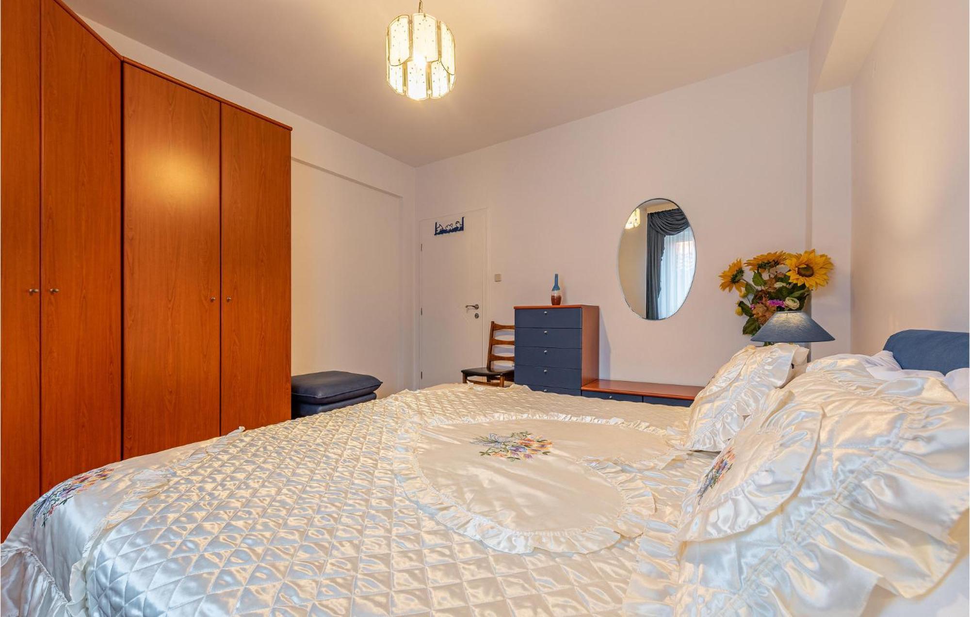 2 Bedroom Beautiful In Zadar
