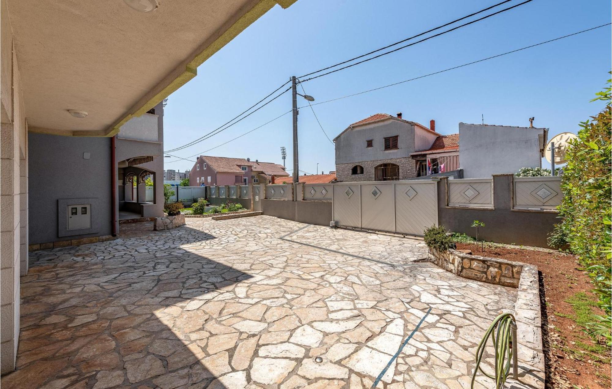 2 Bedroom Beautiful In *
