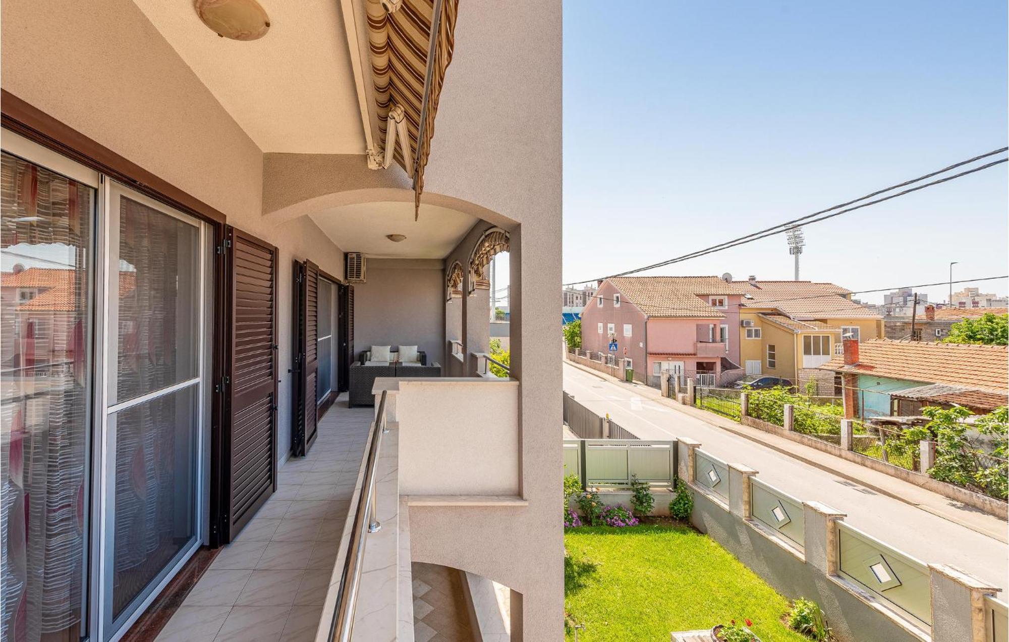 2 Bedroom Beautiful In Appartement