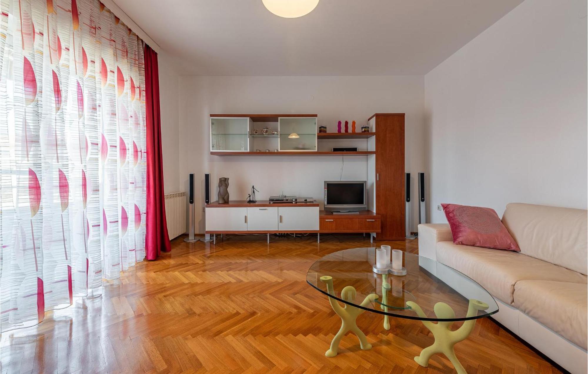 Appartement 2 Bedroom Beautiful In