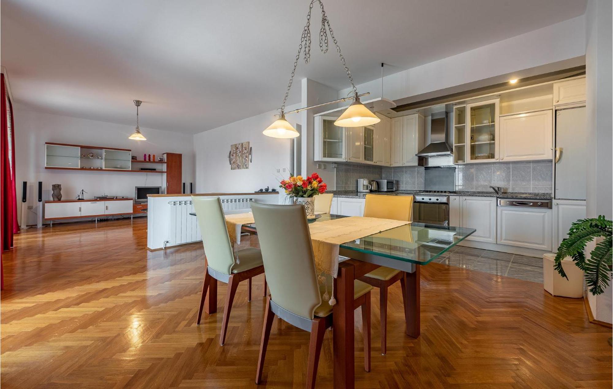 2 Bedroom Beautiful In *