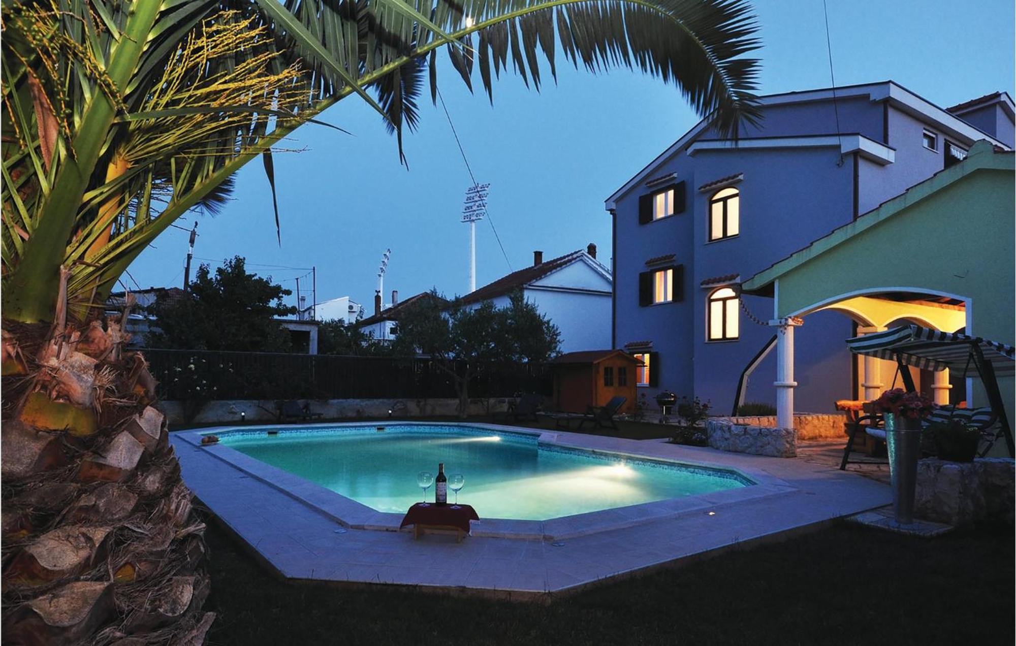 2 Bedroom Beautiful In Appartement *